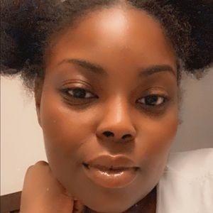 Meet your Posher, Niaja